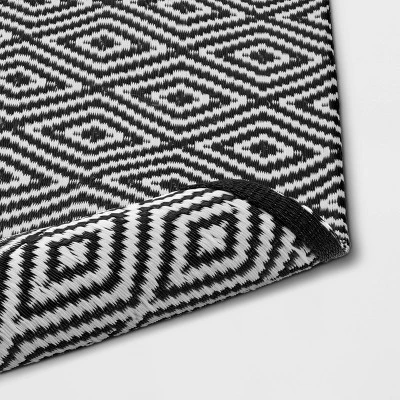 Reversible Diamond Indoor/Outdoor Rug - Room Essentials™ 2 Reversible Diamond Indoor/Outdoor Rug - Room Essentials™ - Image 2